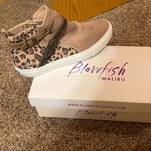 ❤️BLOWFISH HIGH RISE SNEAKER❤️